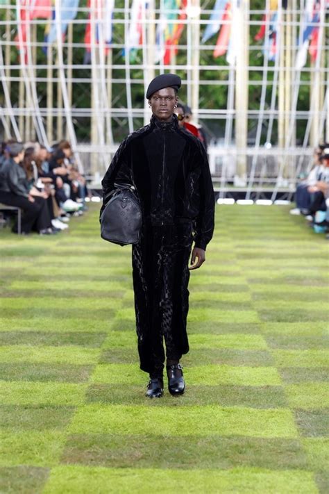 Louis Vuitton Spring 2025 Paired Louis XIV With Sci.